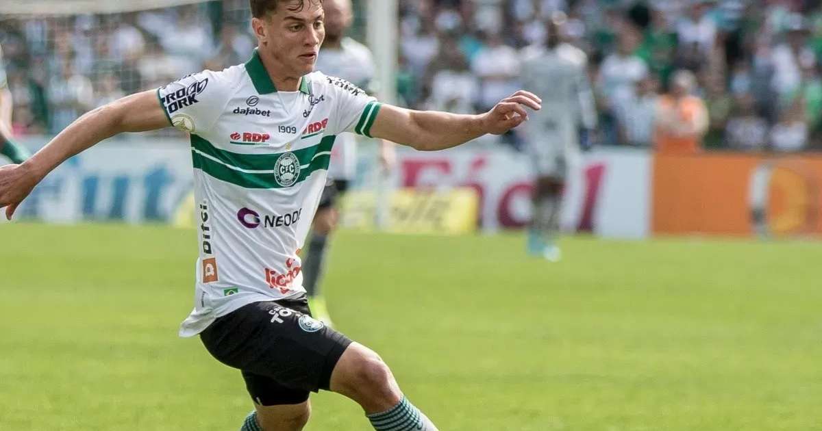 Lateral fica de fora da pré-temporada do Coritiba