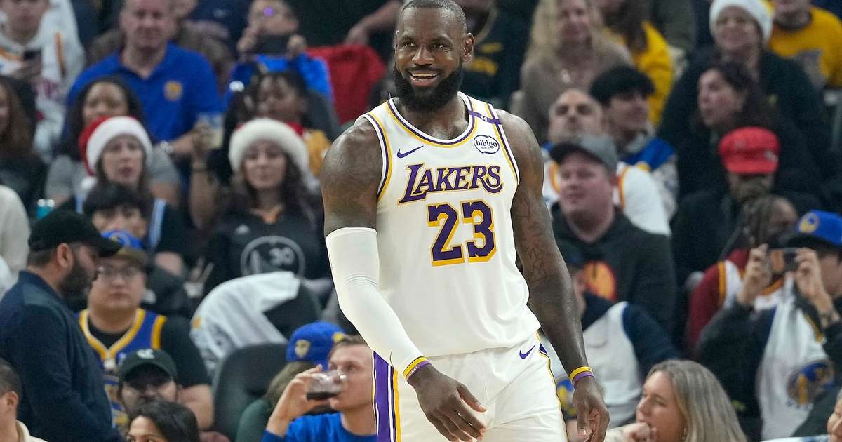 Em noite inspirada, Lebron James quebra recorde de Michael Jordan na NBA