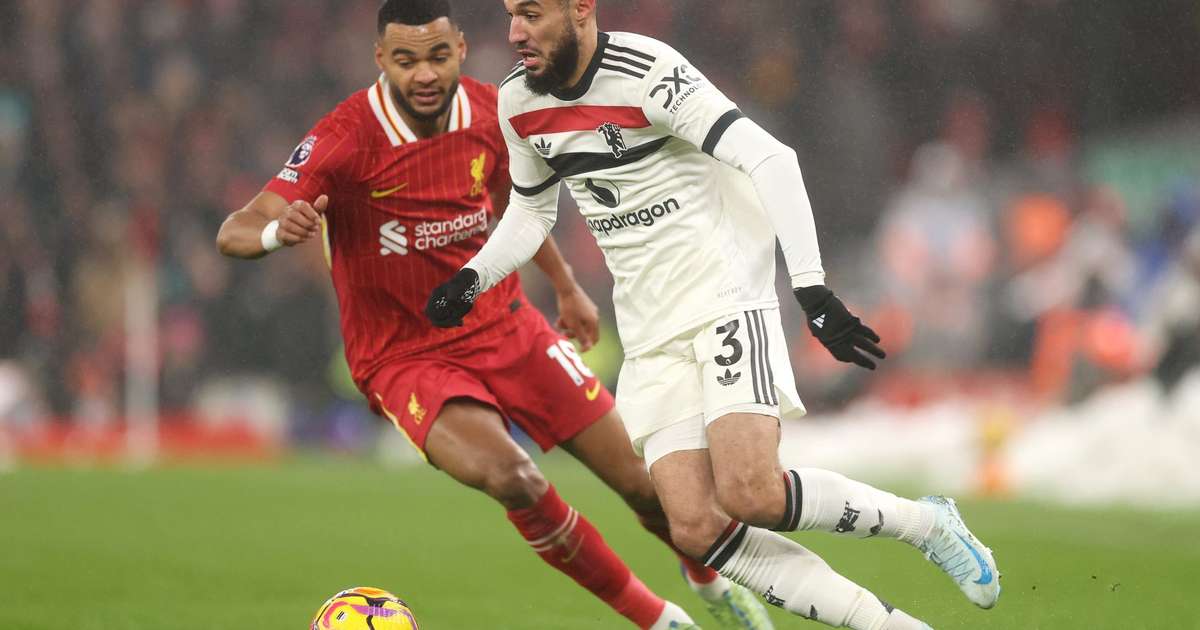 Em clássico de alta voltagem, Liverpool e Manchester United ficam no empate