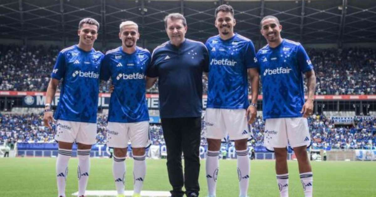 Brincadeira com Fagner, gesto de Dudu e homenagens: a primeira parte da festa do Cruzeiro