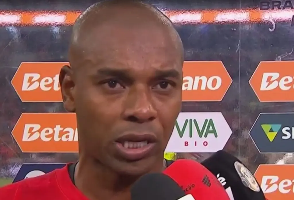 Após deixar o Athletico, Fernandinho negocia com clube da Série A